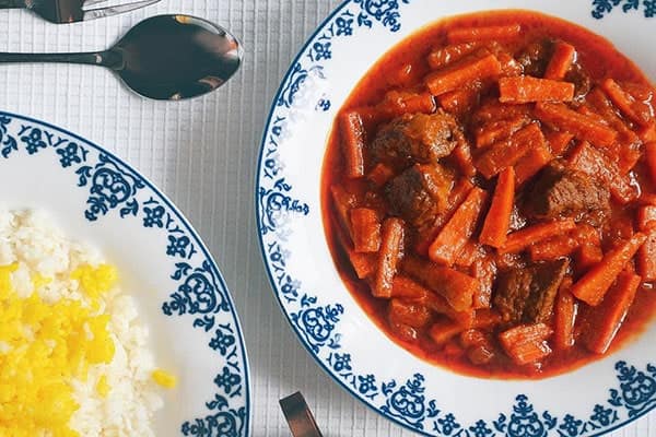 خورشت هویج و گوشت ایرانی