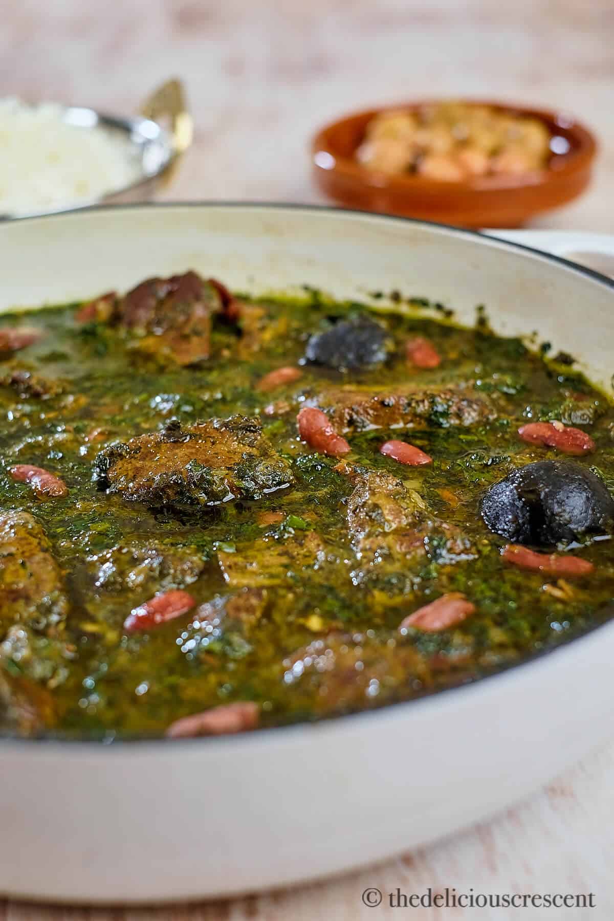 خورشت قورمه‌سبزی اصیل ایرانی بدون گلوتن