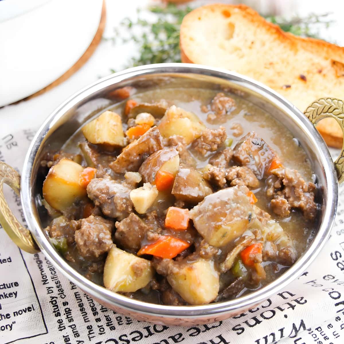 خوراک کرفس و گوشت چرخ‌کرده